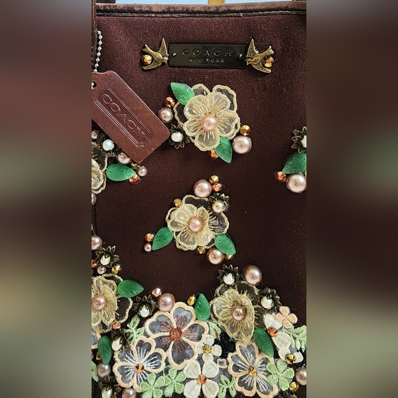 Handmade Coach Pearl Chaos Neoprene Purse - Antique Flowers - Picture 4 of 17